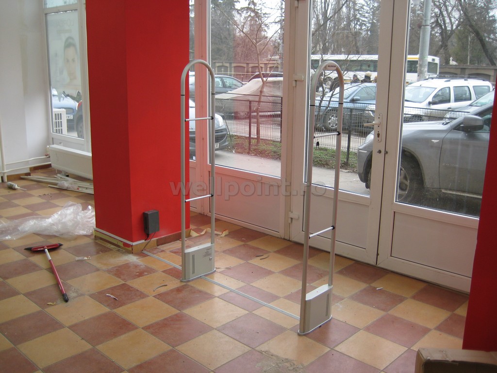 Porti antifurt amenajari-magazin-porti-antifurt-wellpoint-bucuresti-imbracaminte-02