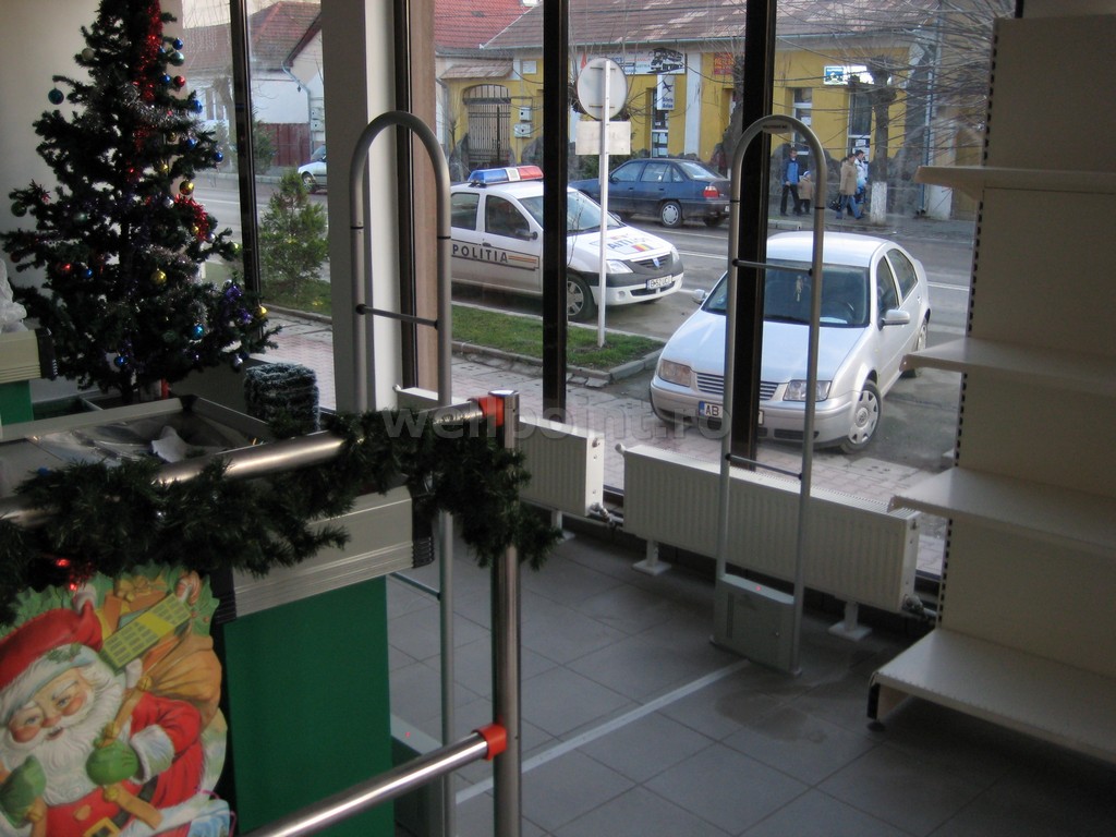 Sistem antifurt amenajari-magazin-porti-antifurt-wellpoint-supermarket-blaj-02