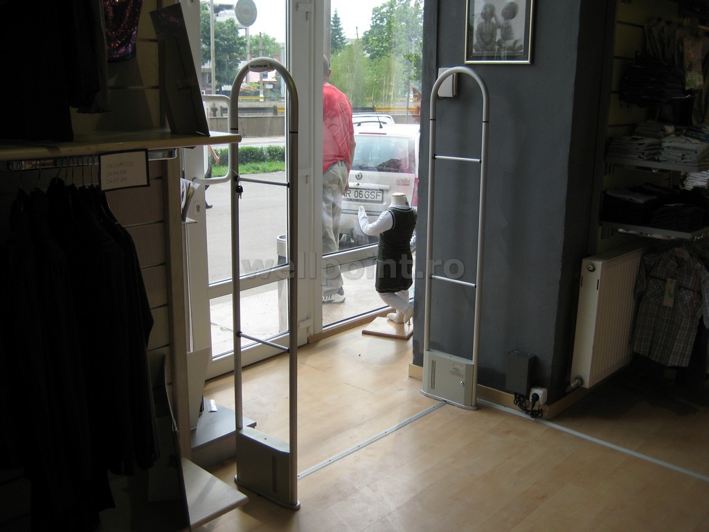 amenajari-magazin-porti-antifurt-wellpoint-bucuresti-haine-05